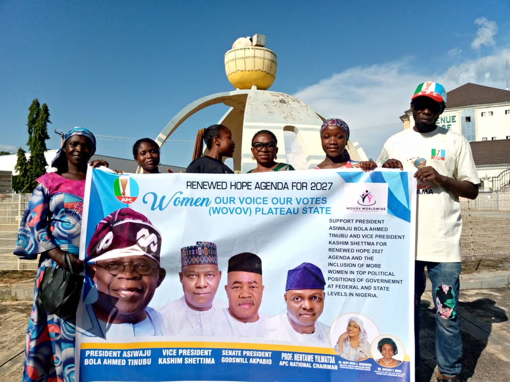 WOVOV AT THE BURIAL CEREMONY OF APC CHAIRMAN'S MOTHER